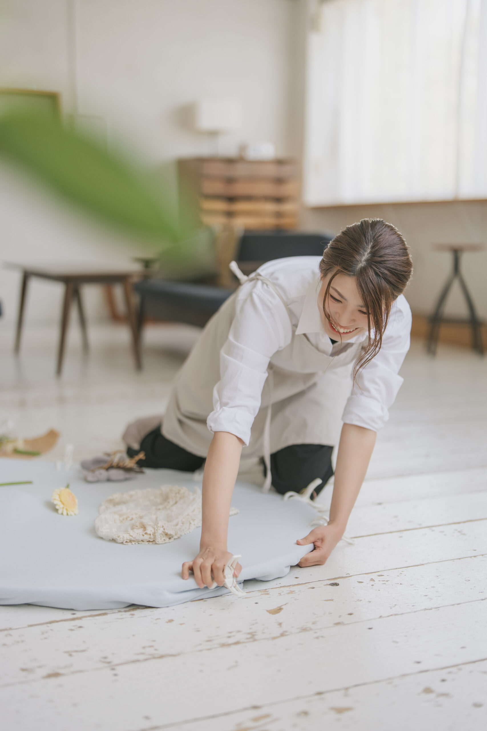 サービスの仕事風景と丁寧な所作を伝える撮影